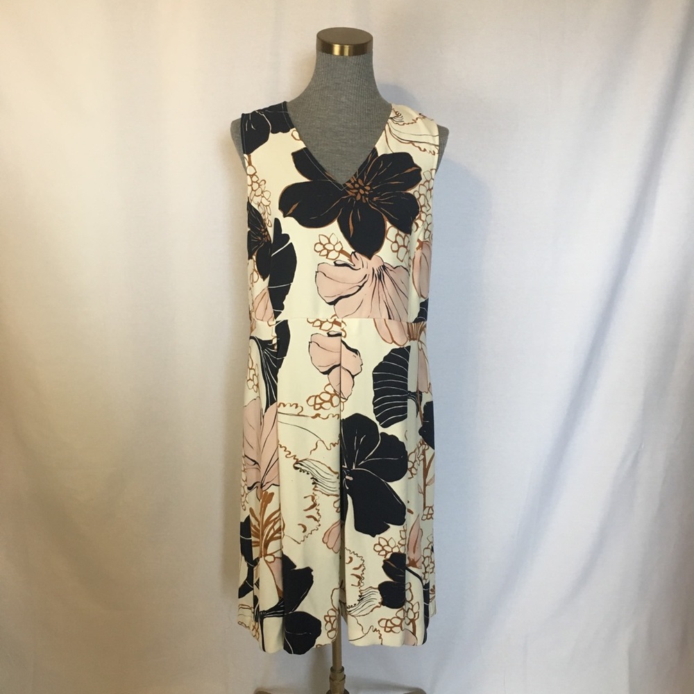 Ann Taylor Petite Cream Floral Pleated Dress